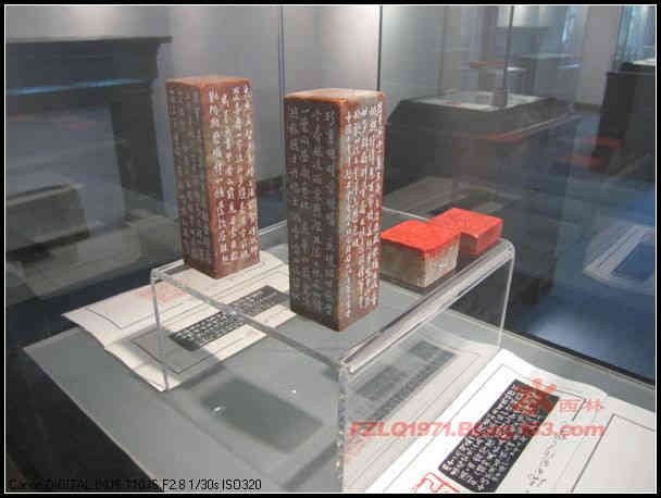 8周哲文一生刻了三万多枚印章.jpg