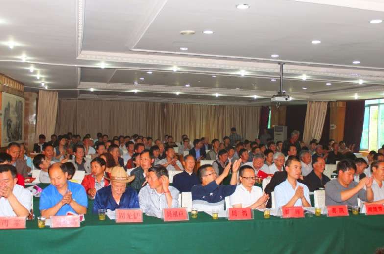 首发式-23QQ图片20140610202507.jpg