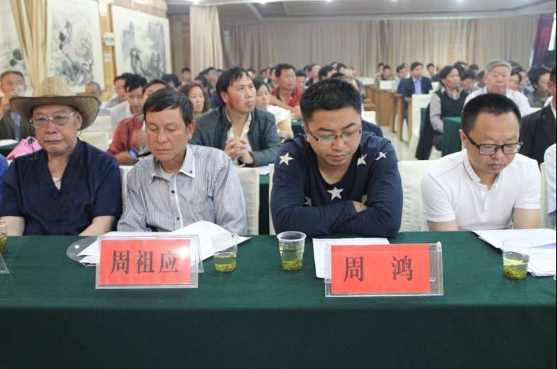 首发式-39QQ图片20140610204342.jpg