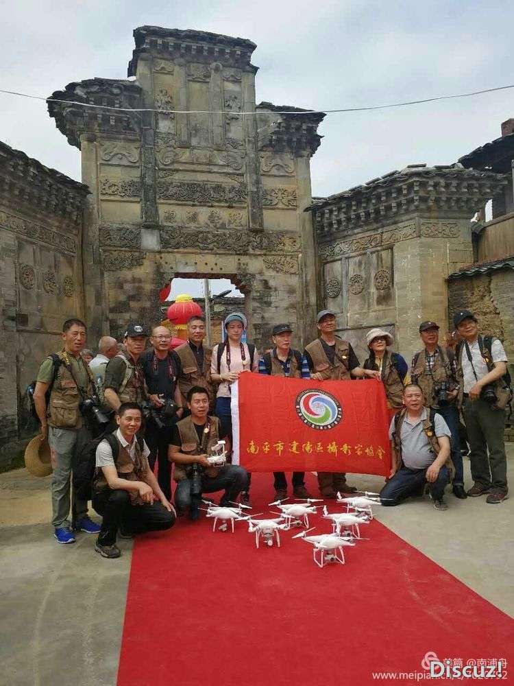 d05bf95fafdf47e398f6880d72382088.jpg