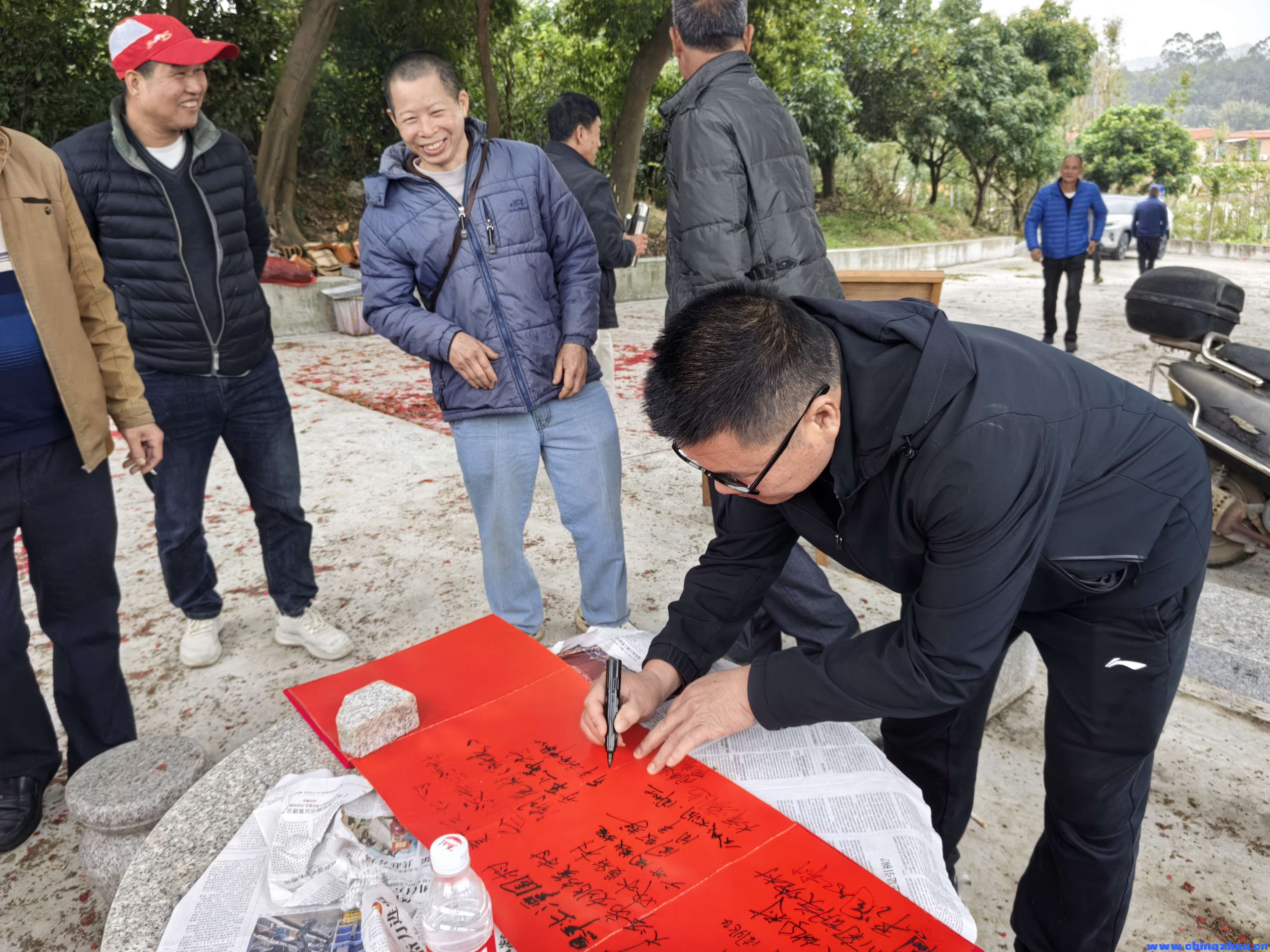 江门麻园宗亲兄弟祭祖.jpg