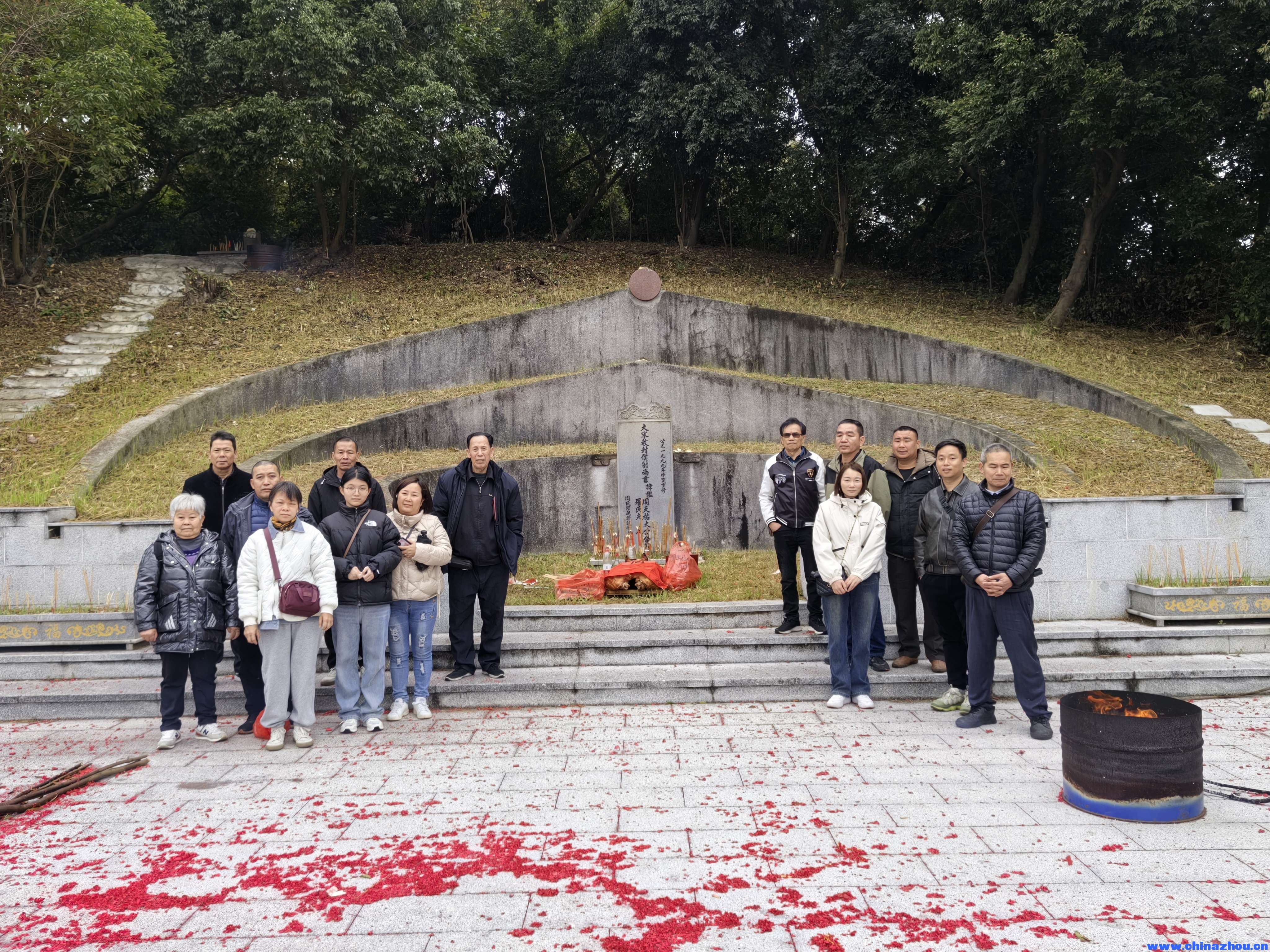 三水社滘宗亲兄弟.jpg