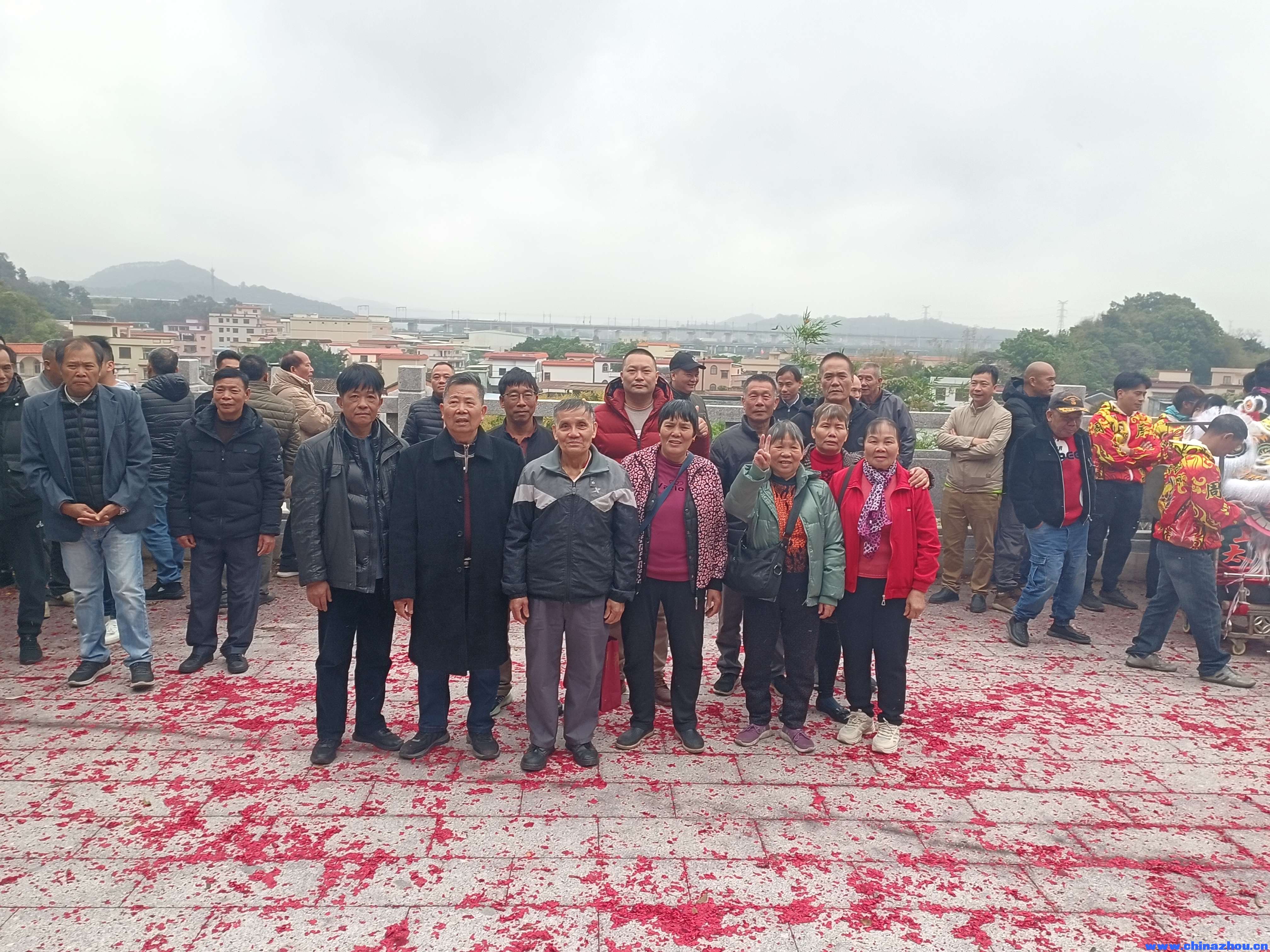 双水圆岭村宗亲兄弟.jpg